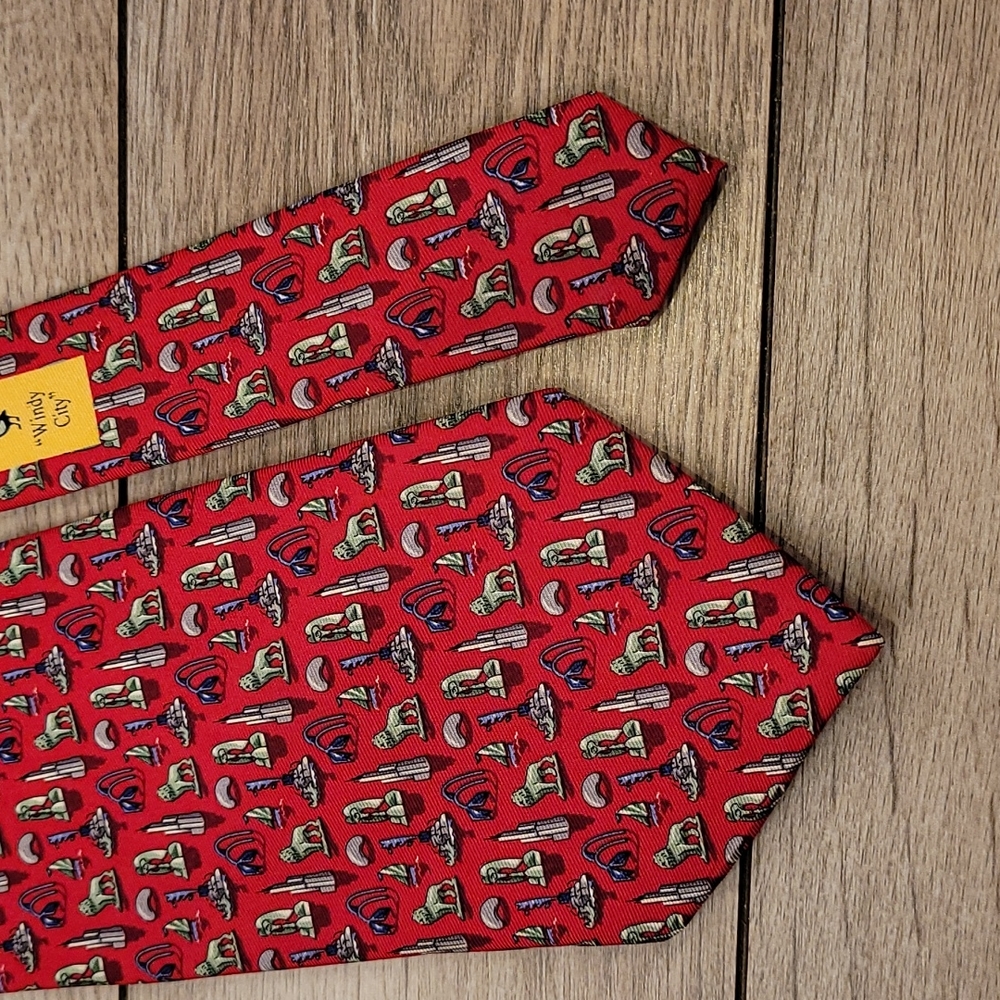BIRD DOG BAY Dark Red Whimsical Windy City Chicago Pattern Mens Silk Tie - Picture 2 of 5